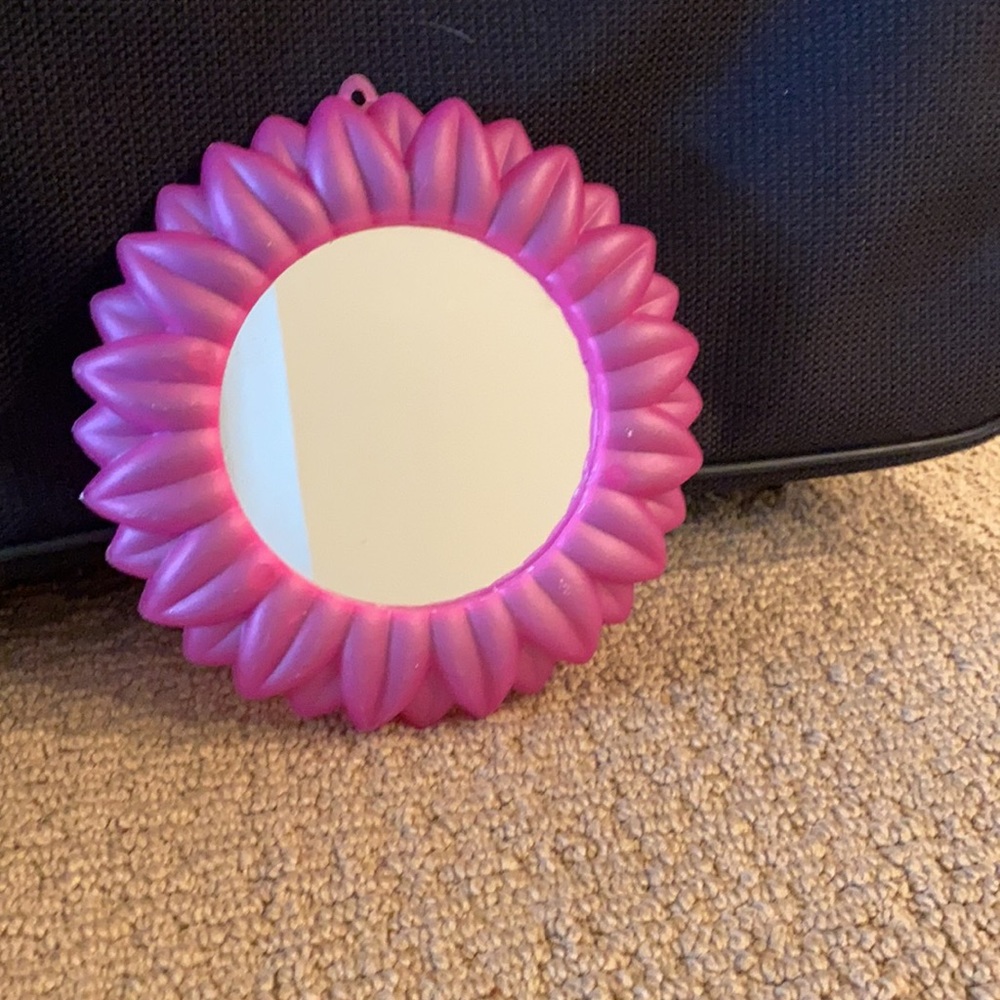 Pink Mirror - Picture 4 of 5